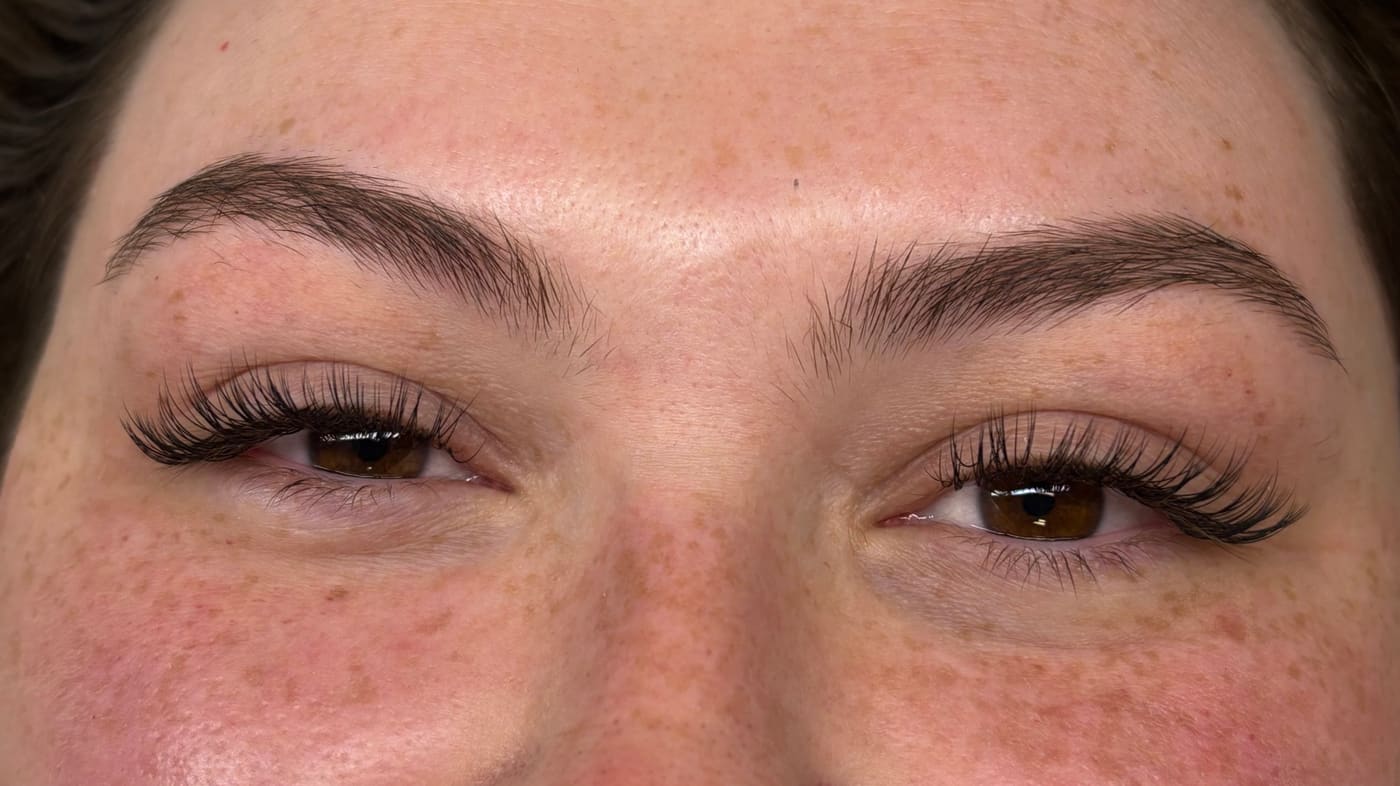 Close-up of a classic lash extension set by Ellie